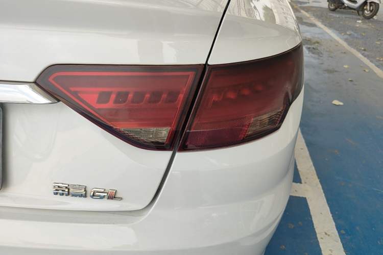 Used Geely Auto Emgrand GL 2018 1.8L Manual Elite Smart Connectivity Version Right Rear Taillight