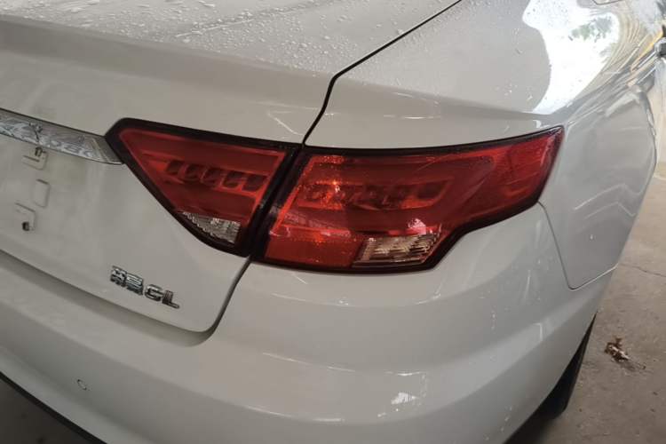 Used Geely Auto Emgrand GL 2018 1.4T Manual Elite Smart Connectivity Version Right Rear Taillight
