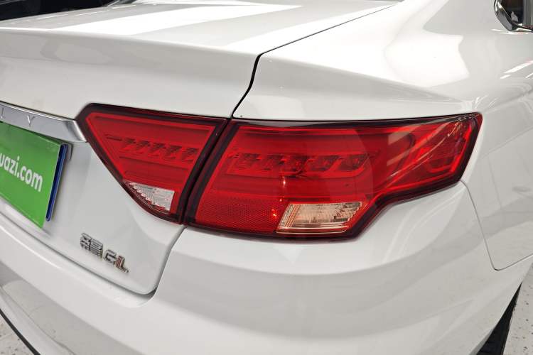 Used Geely Auto Emgrand GL 2018 1.8L DCT Elite Smart Connectivity Version Right Rear Taillight
