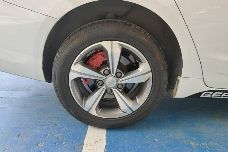 Used Geely Auto Emgrand GL 2018 1.8L Manual Elite Smart Connectivity Version Right Rear Wheel Hub