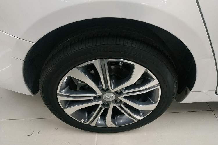Used Geely Auto Emgrand GL 2018 1.4T DCT Prestige Smart Connectivity Version Right Rear Wheel Hub