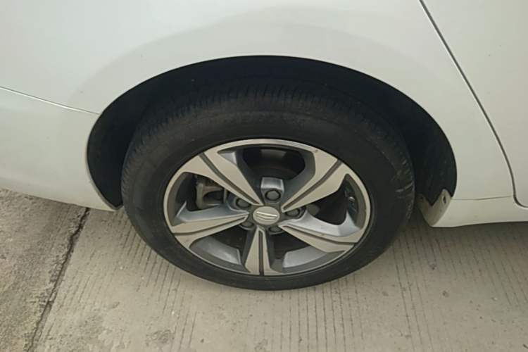 Used Geely Auto Emgrand GL 2018 1.8L DCT Elite Smart Connectivity Version Right Rear Wheel Hub