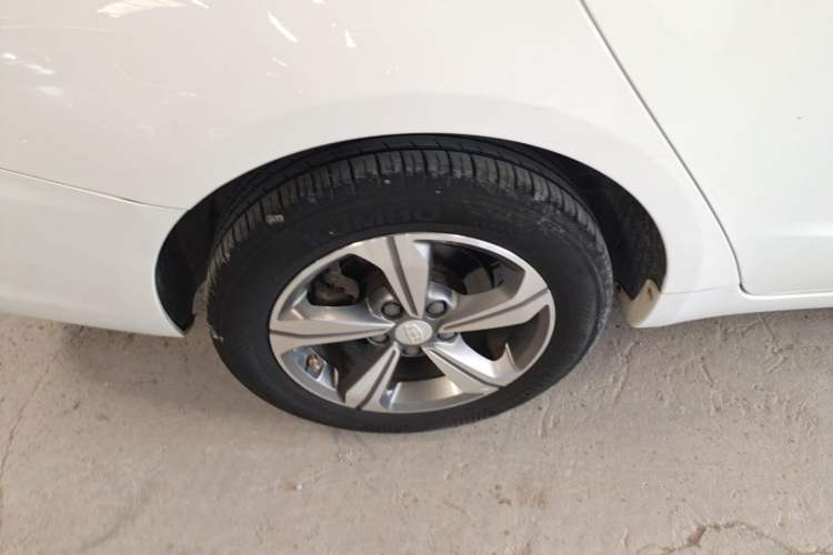 Used Geely Auto Emgrand GL 2018 1.4T DCT Elite Smart Connectivity Version Right Rear Wheel Hub
