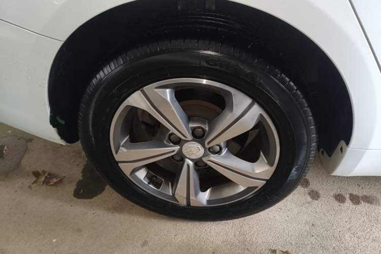 Used Geely Auto Emgrand GL 2018 1.4T Manual Elite Smart Connectivity Version Right Rear Wheel Hub