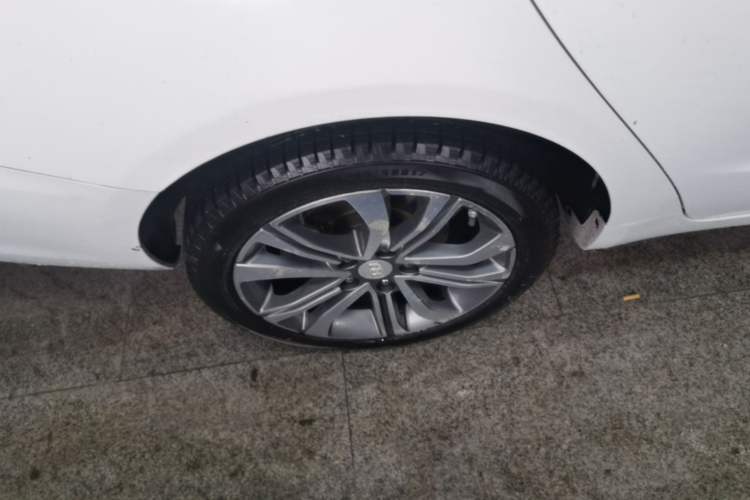 Used Geely Auto Emgrand GL 2018 1.4T DCT Prestige Smart Connectivity Version Right Rear Wheel Hub