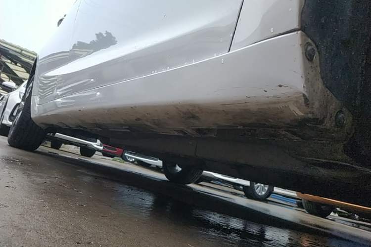 Used Geely Auto Emgrand GL 2018 1.8L DCT Elite Smart Connectivity Version Right Side Sill