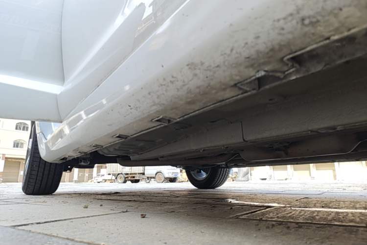 Used Geely Auto Emgrand GL 2018 1.8L DCT Elite Smart Connectivity Version Right Side Sill