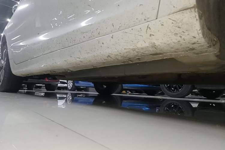 Used Geely Auto Emgrand GL 2018 1.8L DCT Elite Smart Connectivity Version Right Side Sill