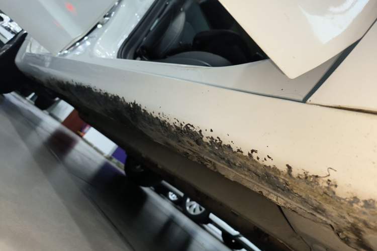 Used Geely Auto Emgrand GL 2018 1.4T DCT Elite Smart Connectivity Version Right Side Sill