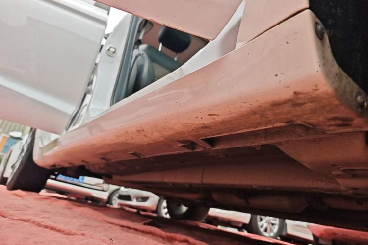 Used Geely Auto Emgrand GL 2018 1.4T DCT Prestige Smart Connectivity Version Right Side Sill