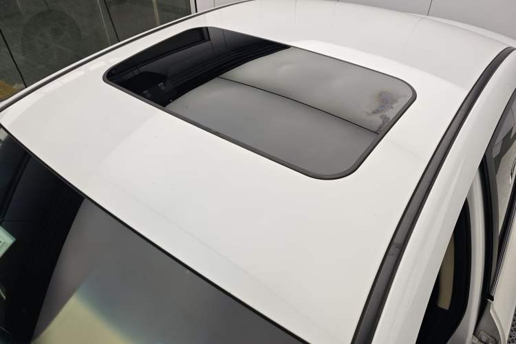 Used Geely Auto Emgrand GL 2018 1.8L DCT Elite Smart Connectivity Version Roof