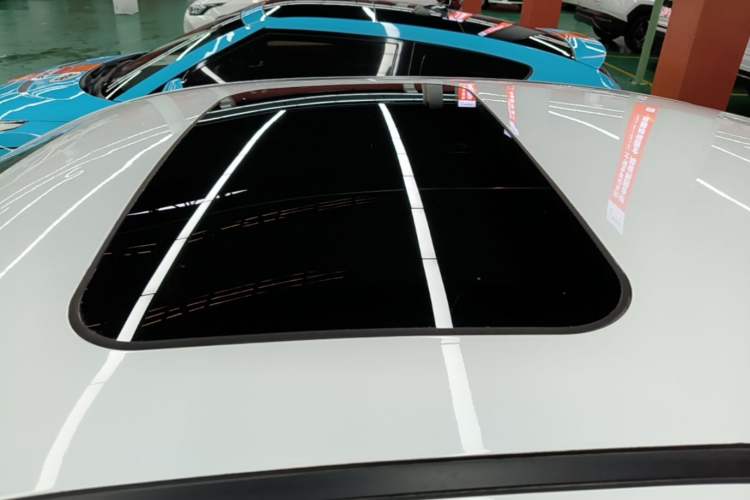 Used Geely Auto Emgrand GL 2018 1.8L DCT Elite Smart Connectivity Version Roof