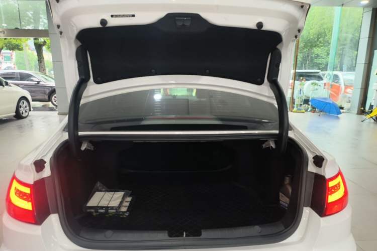 Used Geely Auto Emgrand GL 2018 1.4T DCT Elite Smart Connectivity Version Trunk