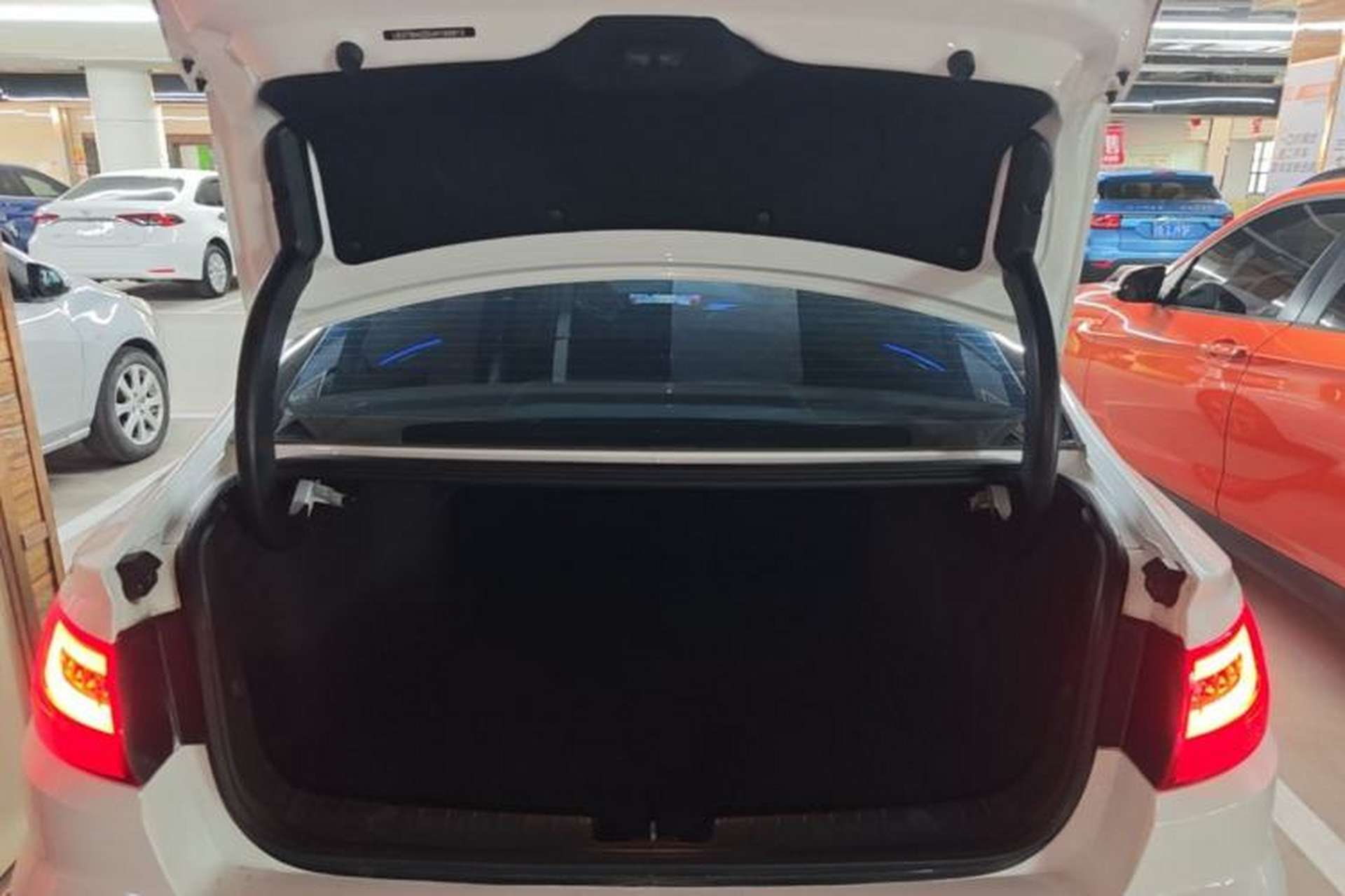 Used Geely Auto Emgrand GL 2018 1.8L DCT Elite Smart Connectivity Version Trunk
