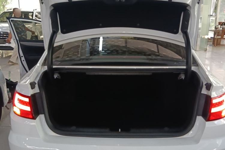 Used Geely Auto Emgrand GL 2018 1.8L DCT Elite Smart Connectivity Version Trunk