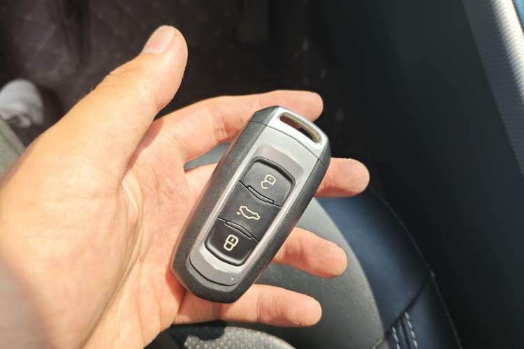 Used Geely Auto Emgrand GL 2018 1.8L DCT Elite Smart Connectivity Version Vehicle Key