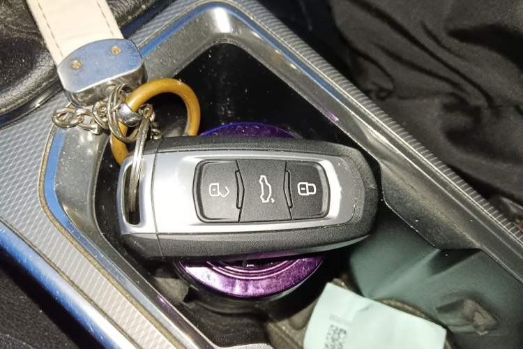 Used Geely Auto Emgrand GL 2018 1.8L Manual Elite Smart Connectivity Version Vehicle Key