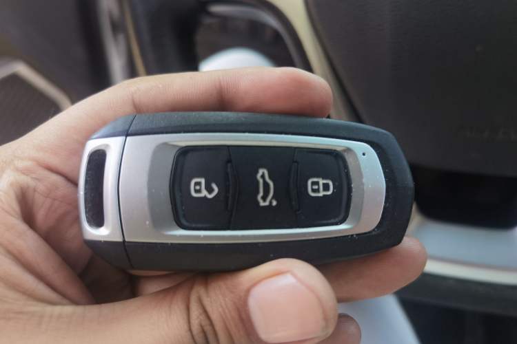 Used Geely Auto Emgrand GL 2018 1.8L Manual Elite Smart Connectivity Version Vehicle Key