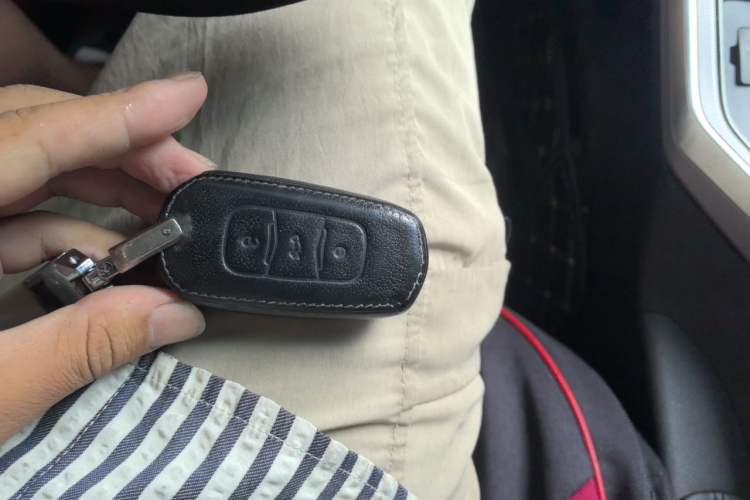 Used Geely Auto Emgrand GL 2018 1.8L Manual Elite Smart Connectivity Version Vehicle Key