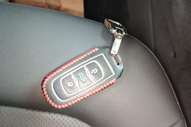 Used Geely Auto Emgrand GL 2018 1.8L Manual Elite Smart Connectivity Version Vehicle Key