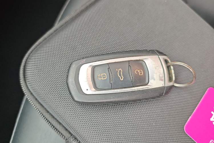 Used Geely Auto Emgrand GL 2018 1.4T DCT Prestige Smart Connectivity Version Vehicle Key