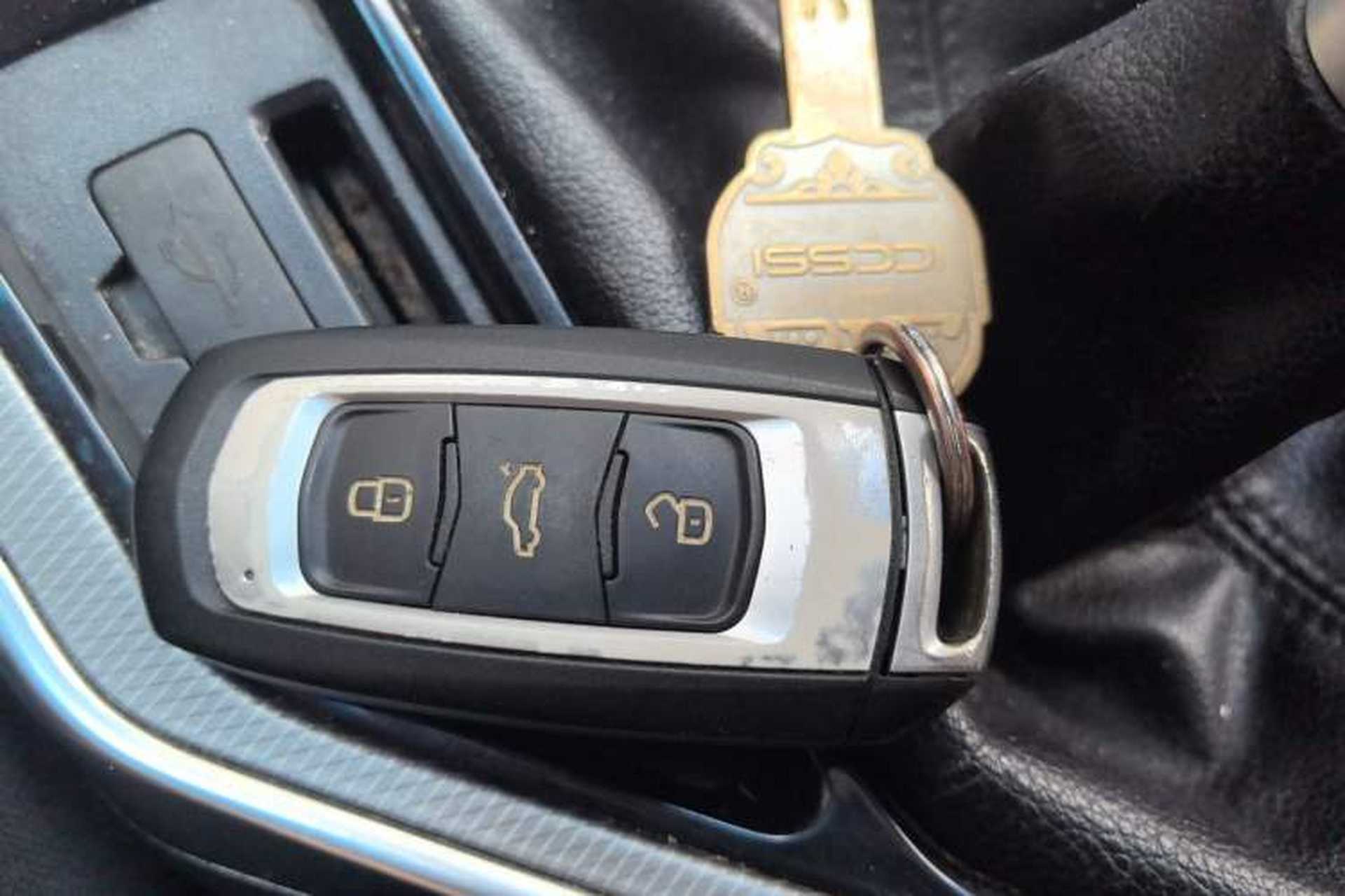 Used Geely Auto Emgrand GL 2018 1.8L Manual Elite Smart Connectivity Version Vehicle Key