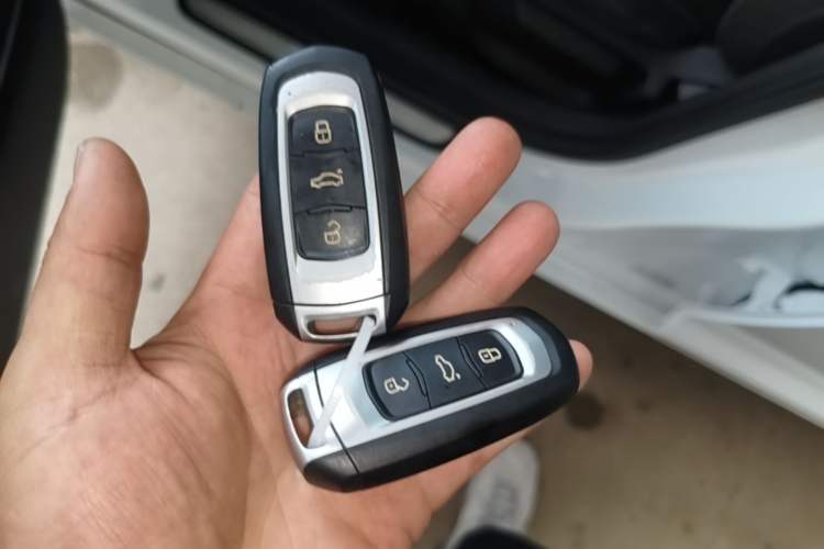 Used Geely Auto Emgrand GL 2018 1.4T Manual Elite Smart Connectivity Version Vehicle Key