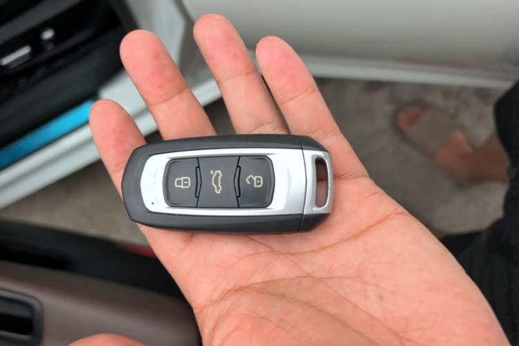 Used Geely Auto Emgrand GL 2018 1.4T DCT Prestige Smart Connectivity Version Vehicle Key