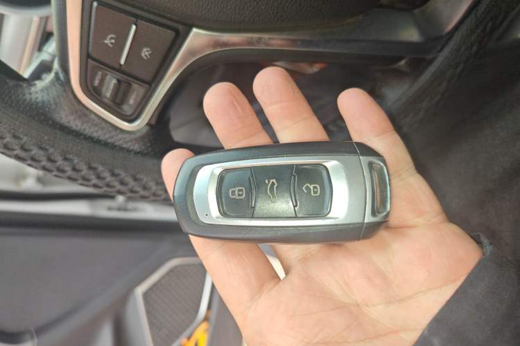 Used Geely Auto Emgrand GL 2018 1.8L DCT Elite Smart Connectivity Version Vehicle Key