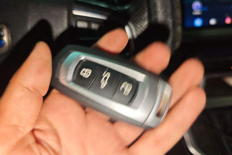 Used Geely Auto Emgrand GL 2018 1.8L Manual Elite Smart Connectivity Version Vehicle Key