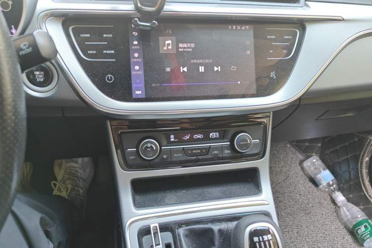 Used Geely Auto Emgrand GL 2018 1.4T Manual Elite Smart Connectivity Version Audio And AC Panel