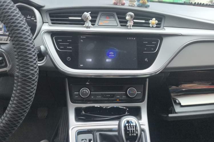 Used Geely Auto Emgrand GL 2018 1.8L Manual Elite Smart Connectivity Version Audio And AC Panel