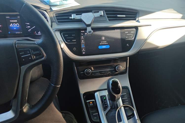 Used Geely Auto Emgrand GL 2018 1.4T DCT Elite Smart Connectivity Version Audio And AC Panel