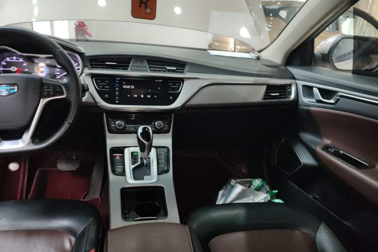 Used Geely Auto Emgrand GL 2018 1.4T DCT Prestige Smart Connectivity Version Audio And AC Panel