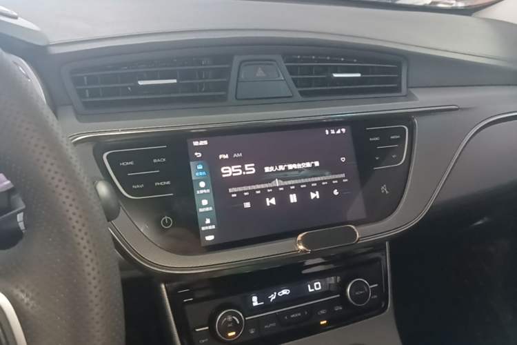 Used Geely Auto Emgrand GL 2018 1.8L DCT Elite Smart Connectivity Version Audio And AC Panel