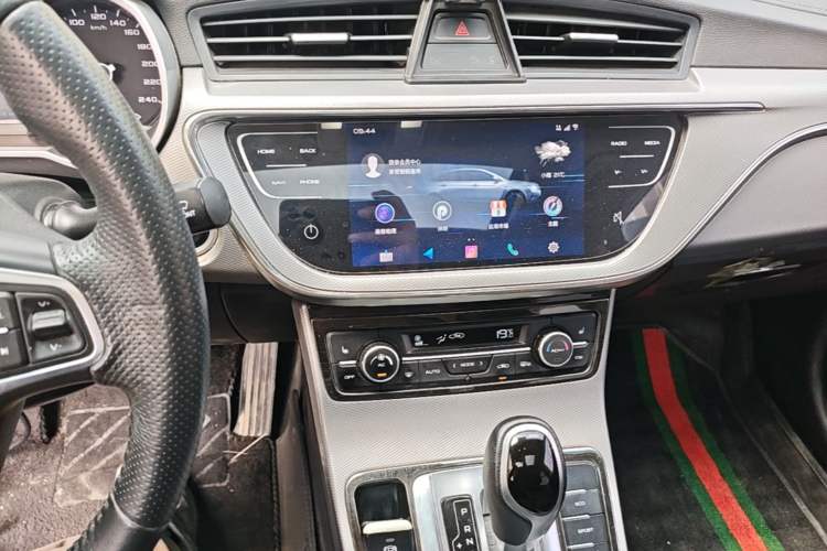 Used Geely Auto Emgrand GL 2018 1.4T DCT Prestige Smart Connectivity Version Audio And AC Panel