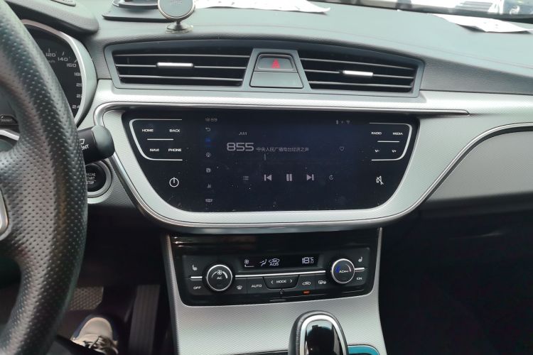 Used Geely Auto Emgrand GL 2018 1.4T DCT Prestige Smart Connectivity Version Audio And AC Panel