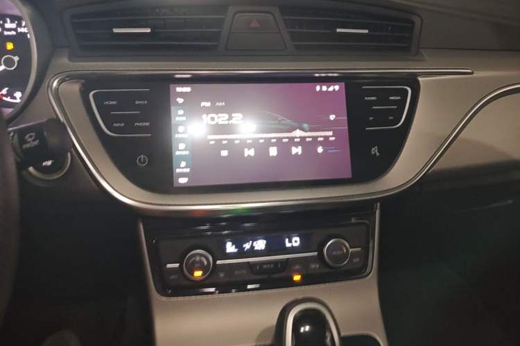 Used Geely Auto Emgrand GL 2018 1.8L DCT Elite Smart Connectivity Version Audio And AC Panel