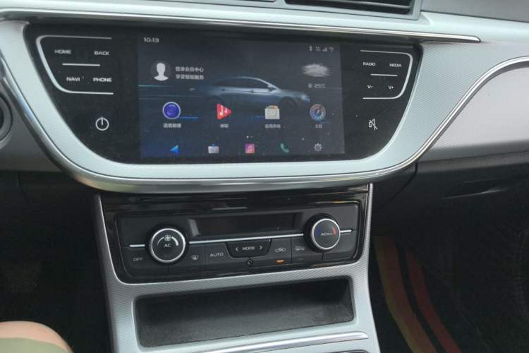 Used Geely Auto Emgrand GL 2018 1.8L Manual Elite Smart Connectivity Version Audio And AC Panel