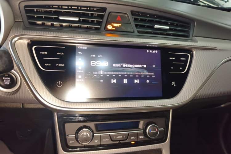 Used Geely Auto Emgrand GL 2018 1.8L Manual Elite Smart Connectivity Version Audio And AC Panel