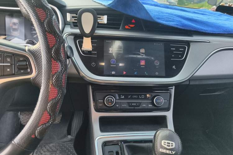 Used Geely Auto Emgrand GL 2018 1.4T Manual Elite Smart Connectivity Version Audio And AC Panel