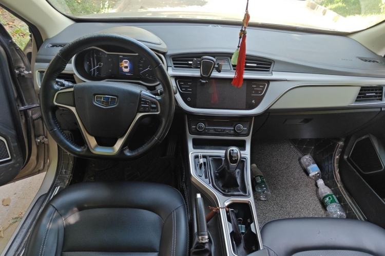 Used Geely Auto Emgrand GL 2018 1.4T Manual Elite Smart Connectivity Version Center Console