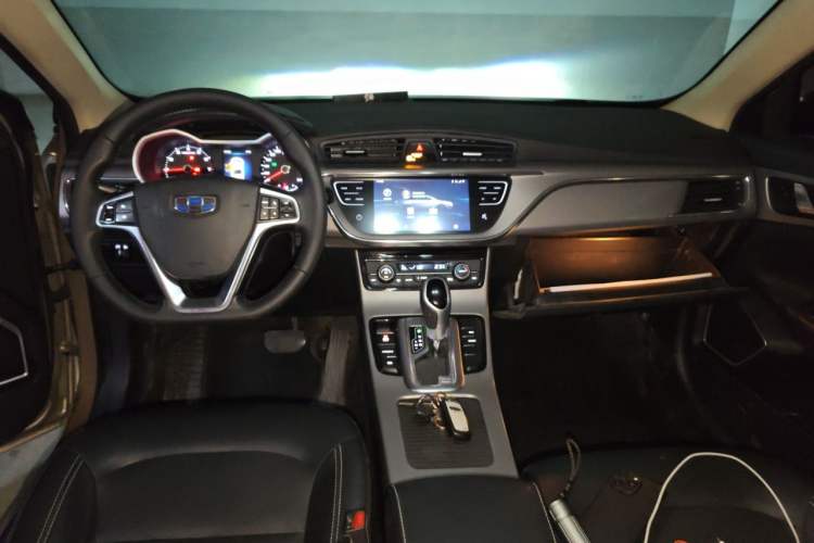 Used Geely Auto Emgrand GL 2018 1.8L DCT Elite Smart Connectivity Version Center Console