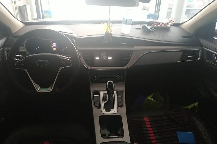 Used Geely Auto Emgrand GL 2018 1.8L DCT Elite Smart Connectivity Version Center Console
