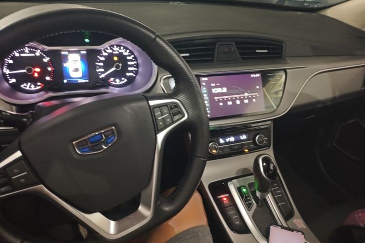 Used Geely Auto Emgrand GL 2018 1.8L DCT Elite Smart Connectivity Version Center Console