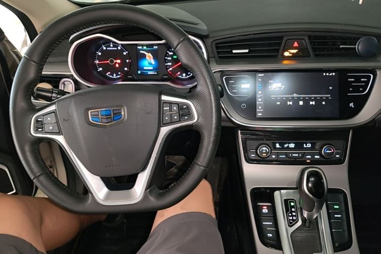 Used Geely Auto Emgrand GL 2018 1.8L DCT Elite Smart Connectivity Version Center Console