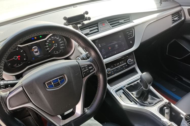 Used Geely Auto Emgrand GL 2018 1.8L Manual Elite Smart Connectivity Version Center Console