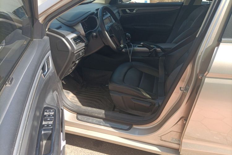Used Geely Auto Emgrand GL 2018 1.4T Manual Elite Smart Connectivity Version Driver Seat