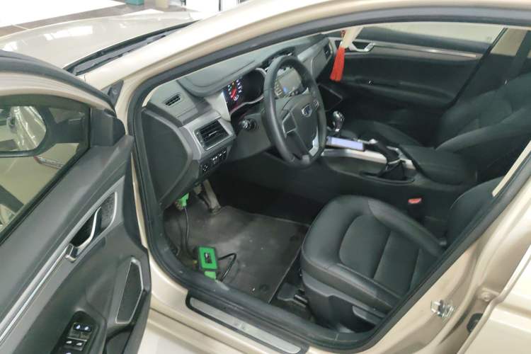 Used Geely Auto Emgrand GL 2018 1.4T Manual Elite Smart Connectivity Version Driver Seat