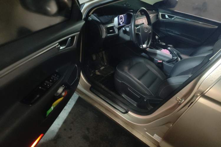 Used Geely Auto Emgrand GL 2018 1.4T Manual Elite Smart Connectivity Version Driver Seat